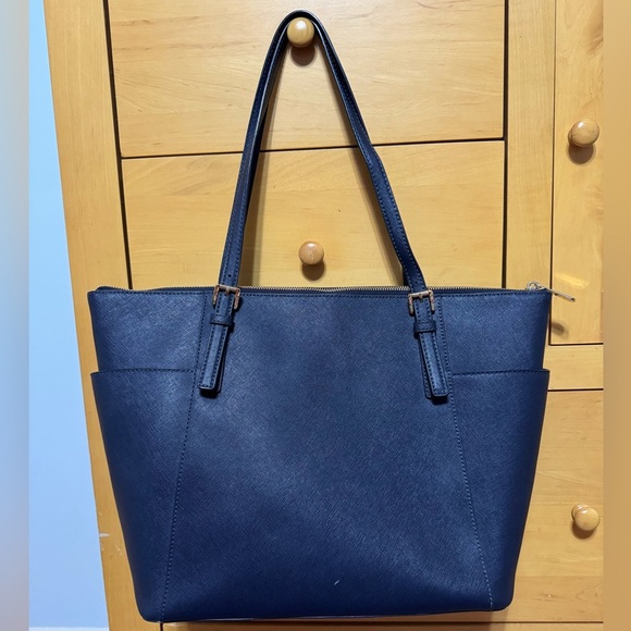 Michael Kors leather large top-zip tote! Navy blue - Picture 2 of 4